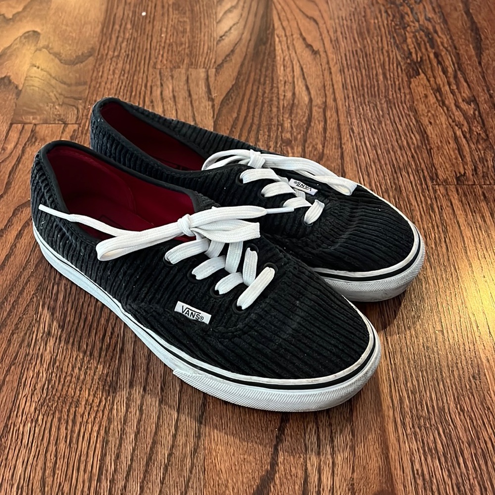 Black cord Vans size 7